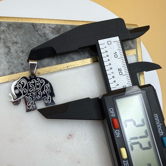 Stainless Steel Jewelry Silver tone Elephant Pendant 🐘 - Picture 7 of 7